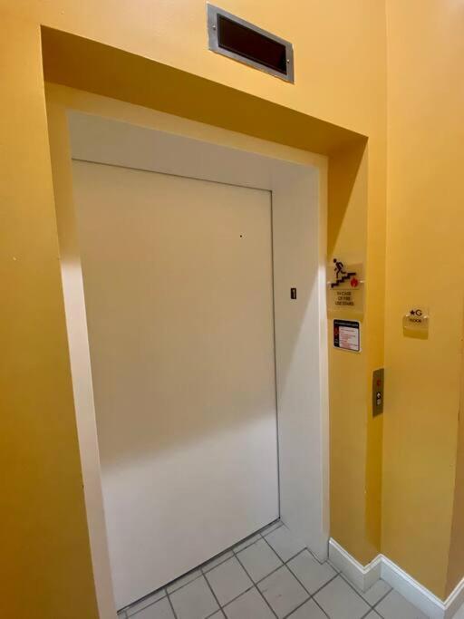 Appartement Downtown 1 Bed + Workstation @ Maiden Lane
