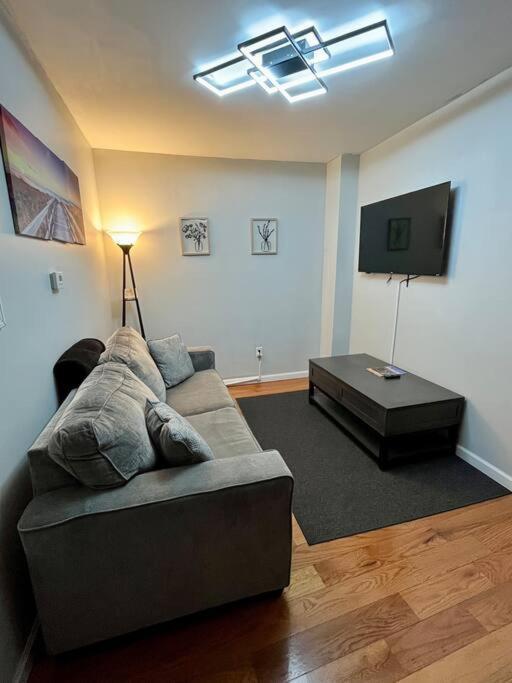 Downtown 1 Bed + Workstation @ Maiden Lane Appartement Albany